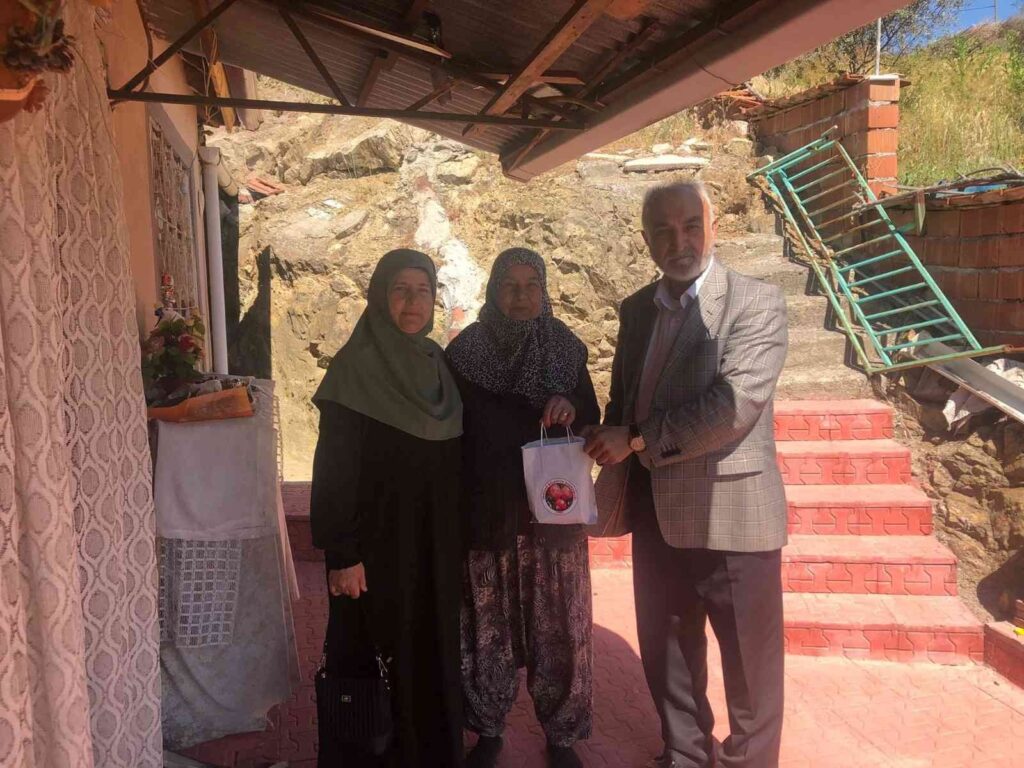 Başkan Kepez ilçedeki kadınlarla bir araya geldi