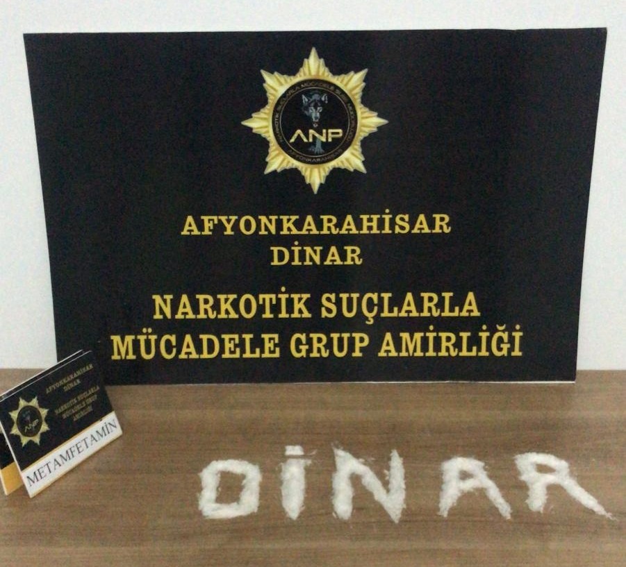 Baskın yapılan adreste 100 gram metanfetamin ele geçirildi