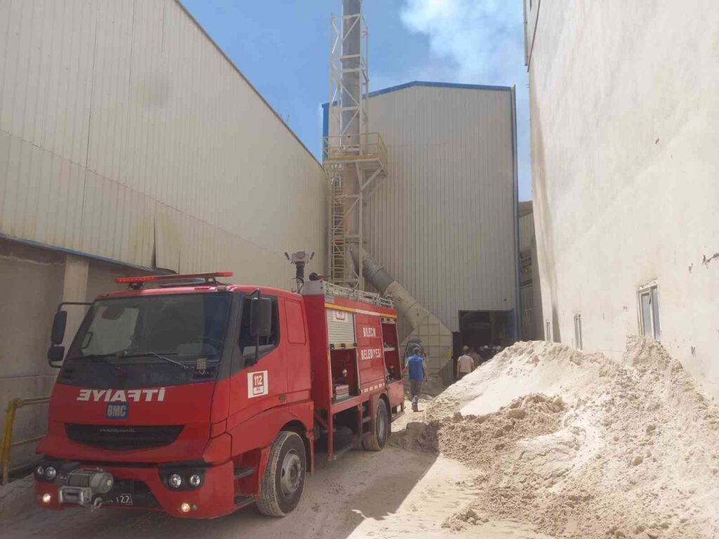 Bilecik’te bir fabrikada çıkan yangın kısa sürede söndürüldü