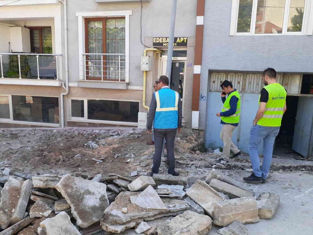 Bilecik’te eski kaldırımlar yenileniyor