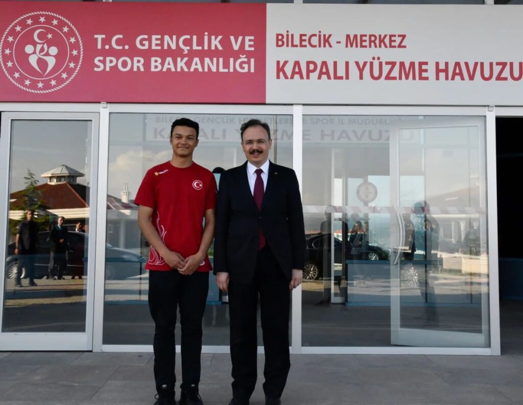 Dünya 3’üncüsüne ilk tebrik Vali Kızılkaya’dan geldi