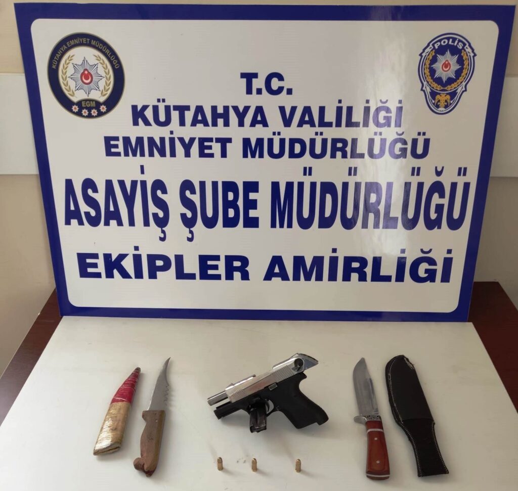 Kütahya’da 2 ruhsatsız tabanca, 30 fişek ele geçirildi