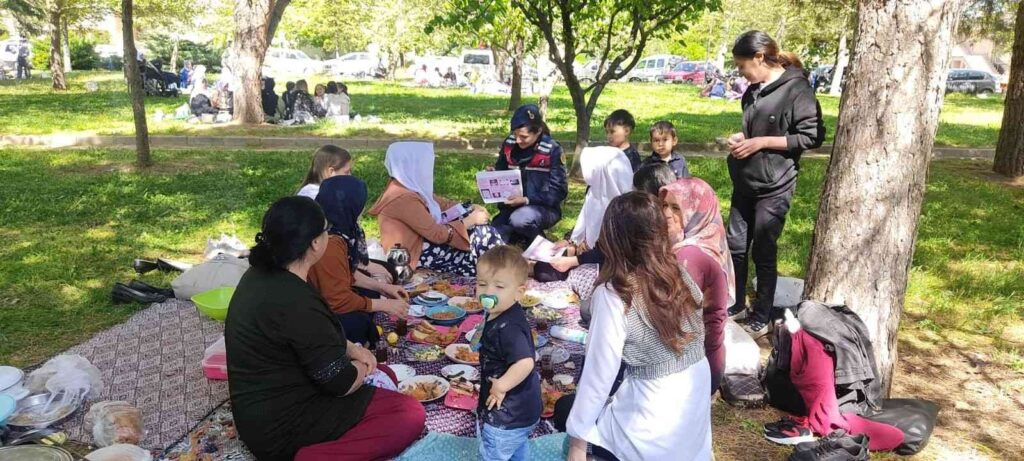 Kütahya’da Hıdırellez şenliklerinde KADES uygulaması tanıtıldı