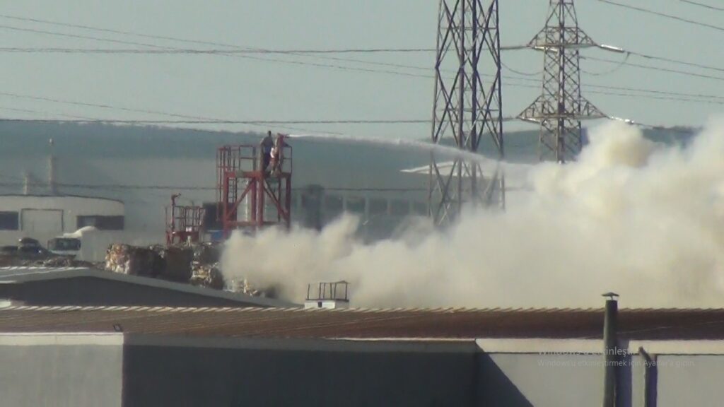 Kütahya’daki kağıt fabrikasında yangın