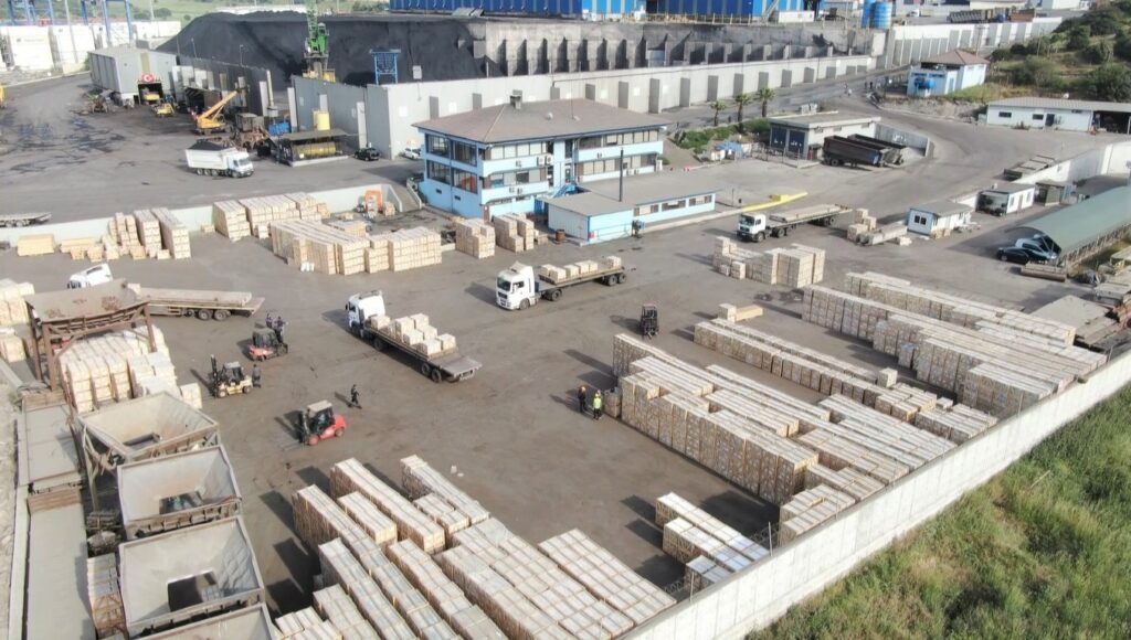 Kütahyalı firma, 500 konteyner traverteni Amerika’ya götürmek için gemi kiraladı