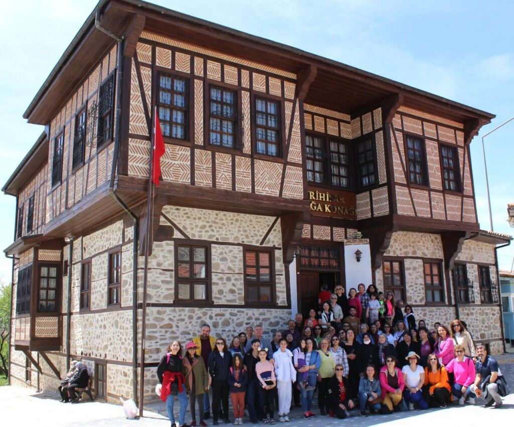 Sivrihisarlılar ilçelerin tarihi mekânlarını gezdiler