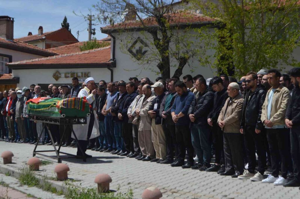 Teleferik istasyonunda hayatını kaybeden genç Kütahya’da toprağa verildi