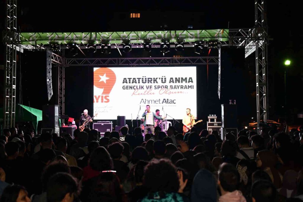 Tepebaşı’nda 19 Mayıs coşkusu sürüyor