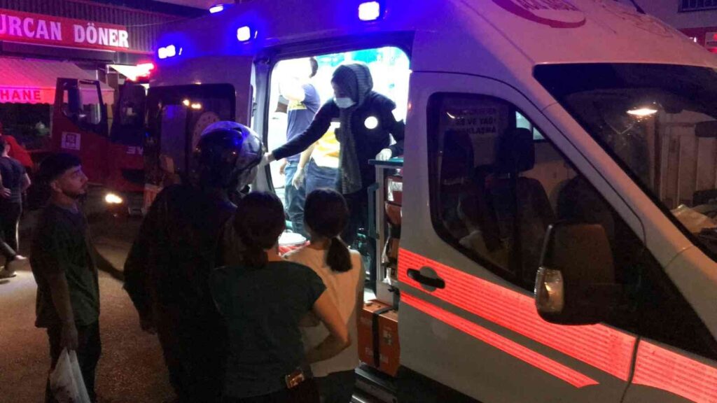 Bilecik’te bir iş yerinde çıkan yangında 1 kişi dumandan etkilendi