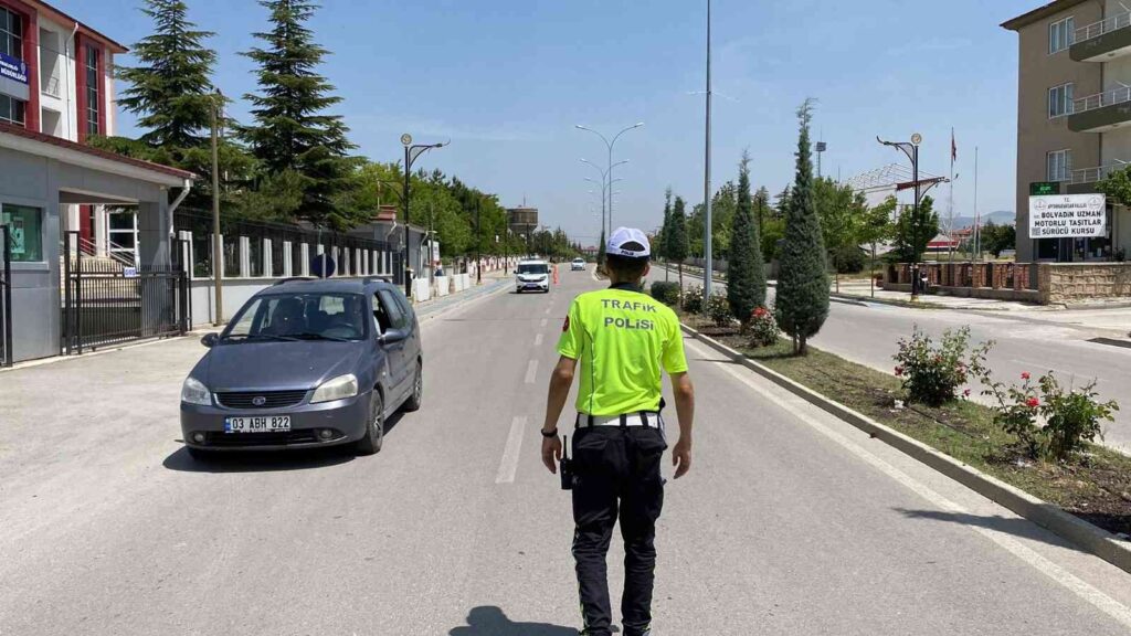 Bolvadin polisinden asayiş ve trafik denetimi