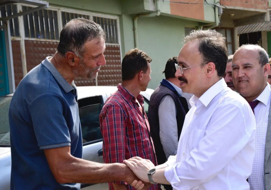 Karpuz ve hububat üretimiyle geçimini sağlayan köylülerden bilgi aldı