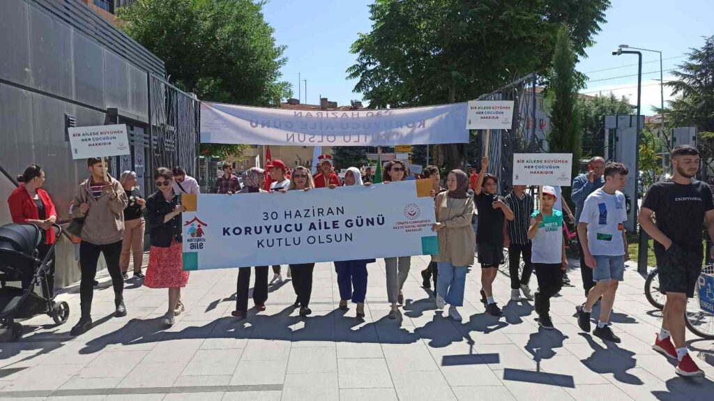 Koruyucu Aile Günü Eskişehir’de mehter eşliğinde kutlandı