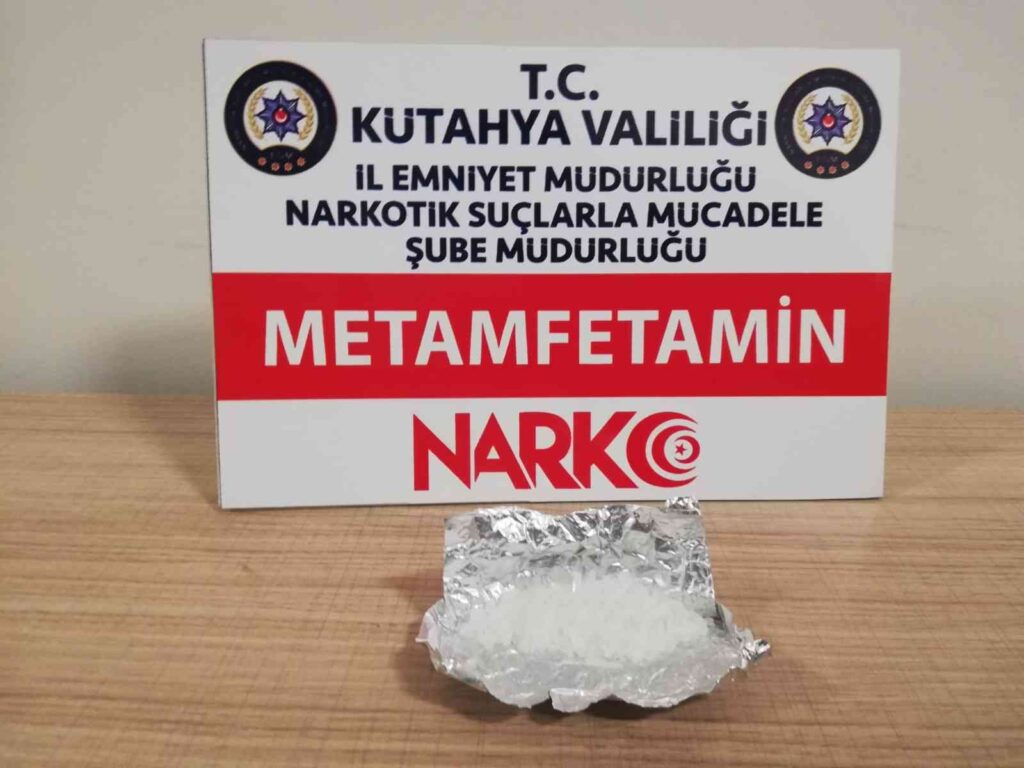 Kütahya’da bekçiler 3 kişinin üzerinde uyuşturucu madde ele geçirdi