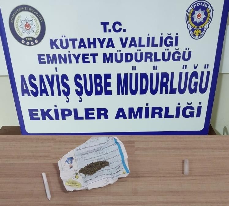 Kütahya’da iki kişinin üzerinde uyuşturucu çıktı
