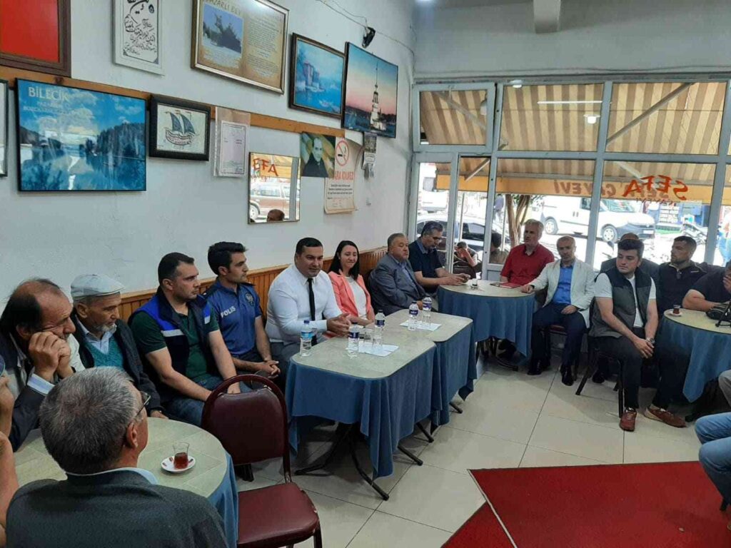 Pazaryeri’nde geleneksel halk toplantısı çay evinde gerçekleştirildi