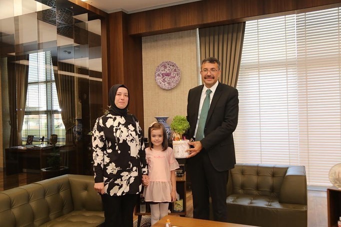 Vali Çelik, 8 yaşındaki Sevde Elizan Gökçe’yi makamında misafir etti