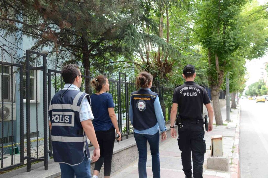 Afyonkarahisar’da düzensiz göçmenlere yönelik denetim