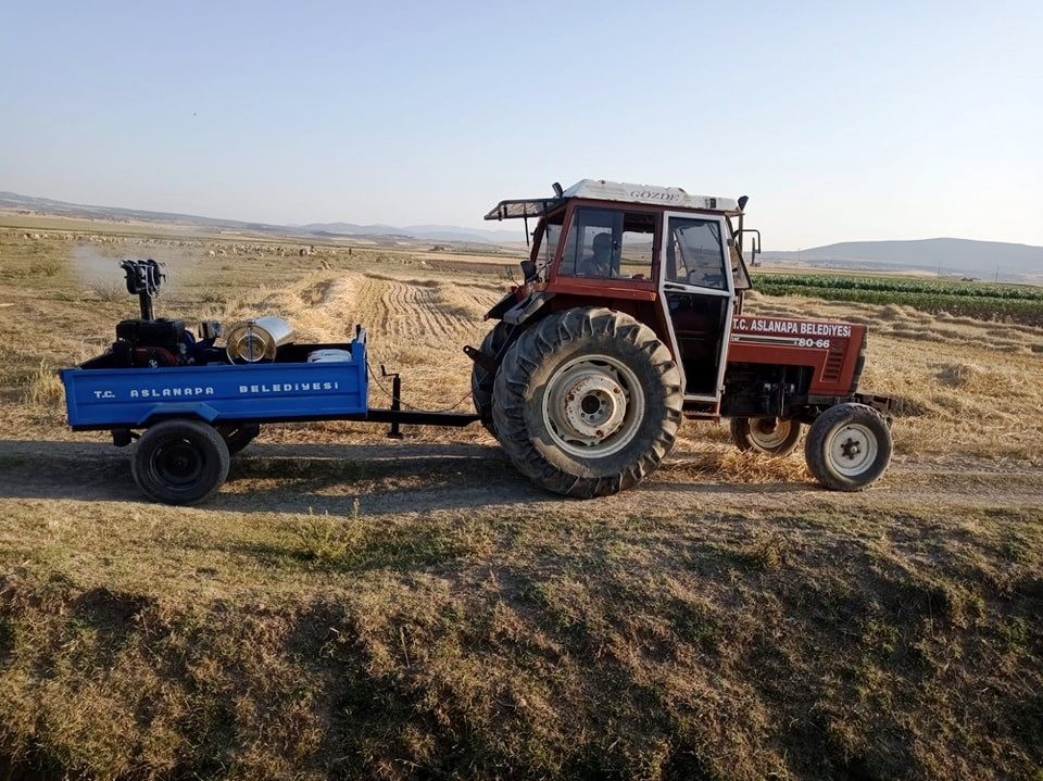 Aslanapa Beledi̇yesi̇nden Haşere İlaçlama Çalışması