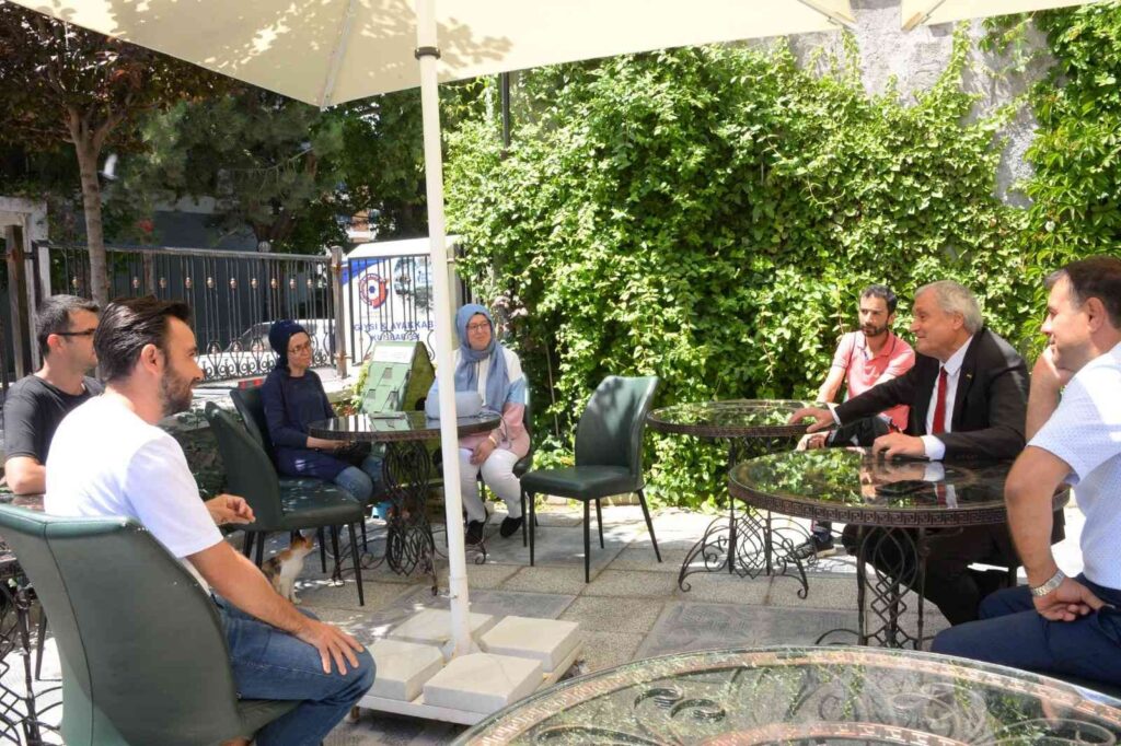 Başkan Bakkalcıoğlu Sanatevi’ni ziyaret etti