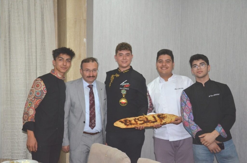 Emet Pidesi pizzayla yarıştı