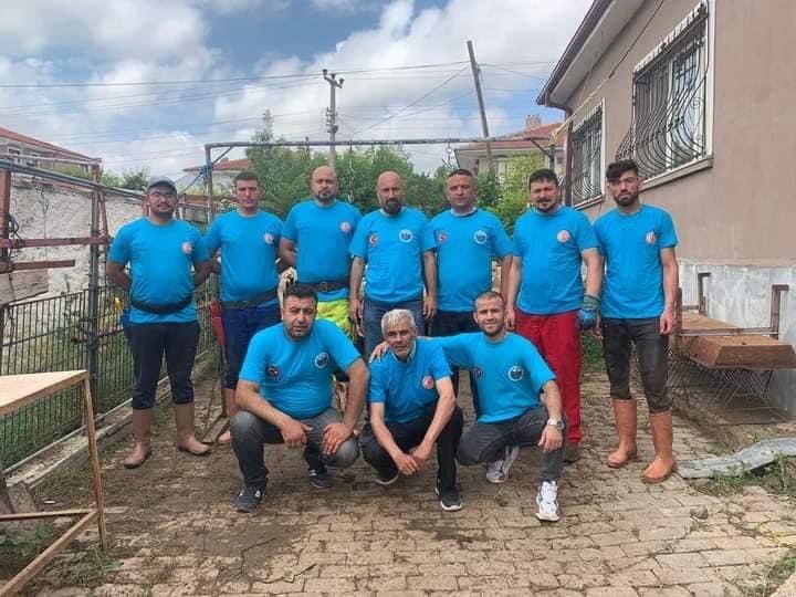 Emirdağlı gurbetçiler ilçelerinde et girmedik ev bırakmadı