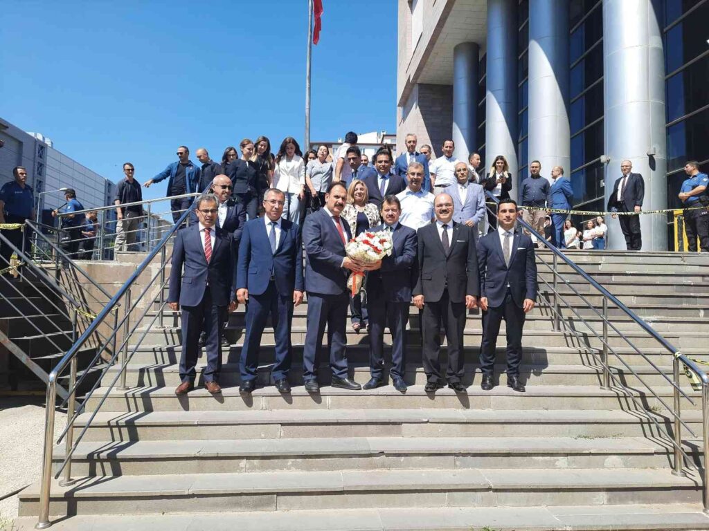 Eskişehir Adliyesi’nde devir teslim töreni