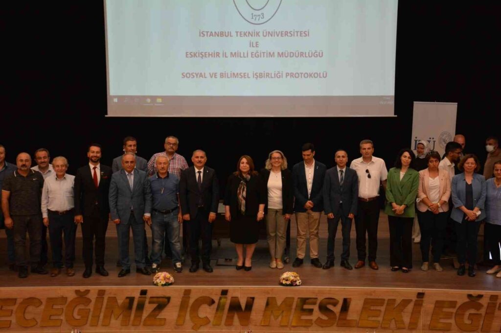 Eski̇şehi̇rdeki̇ Öğrenci̇lere İtünün Kapıları Açıldı