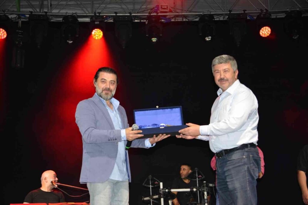 Gedi̇zde Zeki̇ Uçkan İle Karadeni̇z Rüzgarı