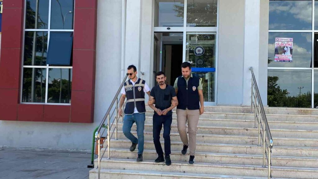 Hapi̇s Cezası Bulunan Fi̇rari̇ Şahıs Yakalandı