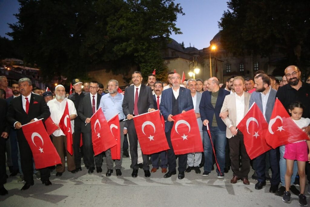 Kütahya, FETÖ darbe girişiminin 6. yıl dönümünde tek yürek oldu