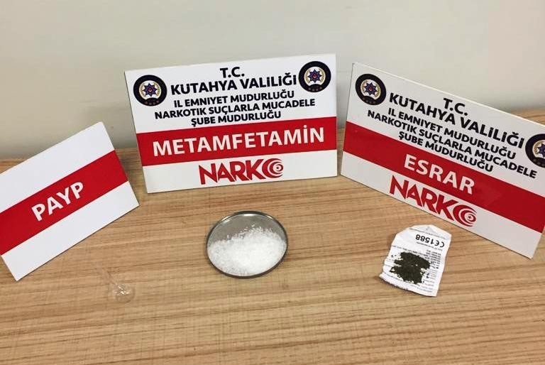 Kütahya’da bekçiler şahsın üzerinde uyuşturucu ele geçirdi