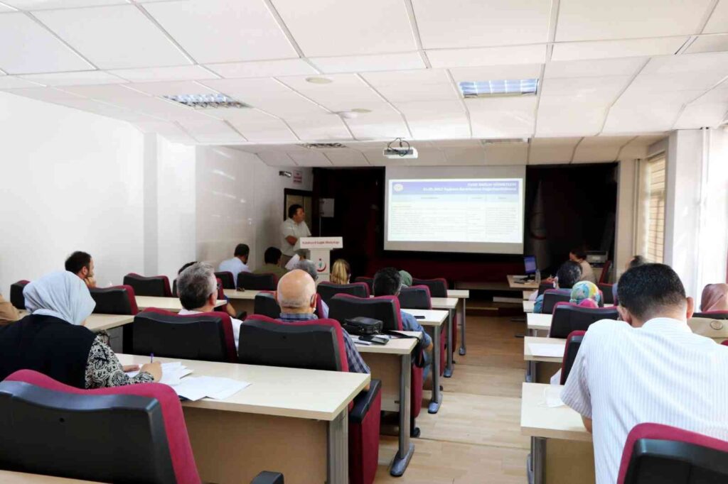 Kütahyada Evde Sağlık Hi̇zmetleri̇ Değerlendi̇rme Toplantısı