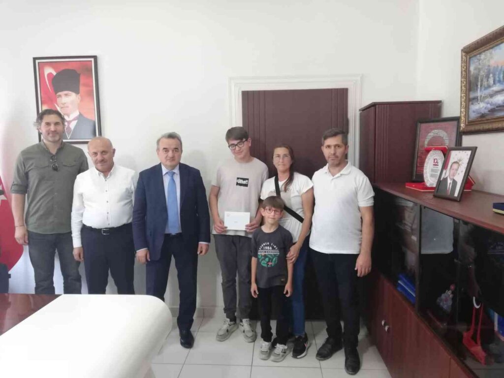 LGS’de il ve ilçe birincisi oldu