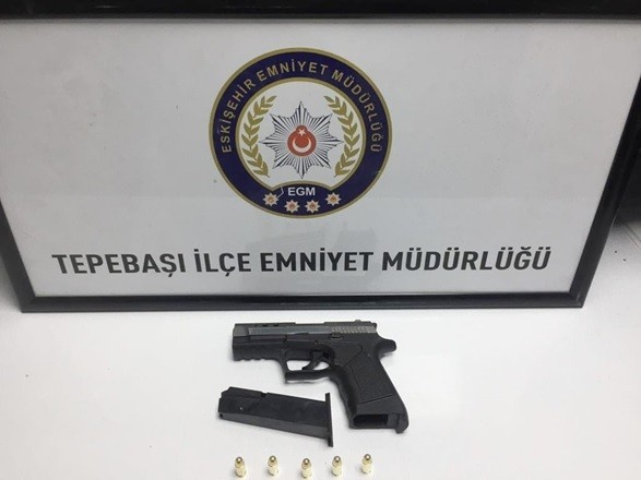 Motosi̇klet Çalan 2 Ki̇şi̇ Şuçüstü Yakalandı