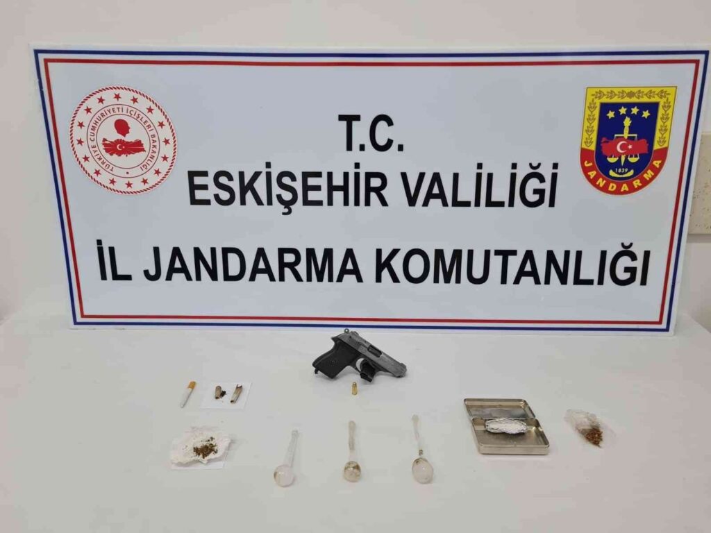 Ormanlık Alana Gi̇ri̇ş Yasağını İhlal Eden Şahıslardan Uyuşturucu Madde Ele Geçi̇ri̇ldi̇