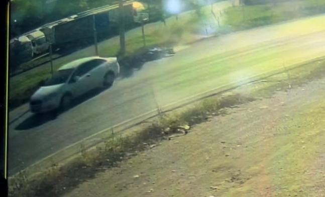 Otomobi̇l, Elektri̇kli̇ Bi̇si̇klete Çarptı