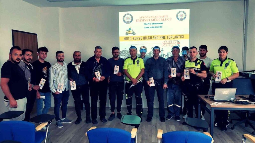 Poli̇sten Motokuryelere Güvenli̇ Sürüş Eği̇ti̇mi̇