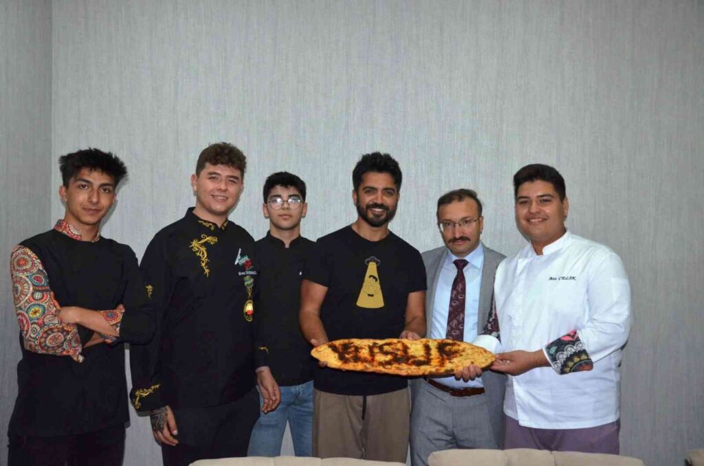 Sanatçı Yusuf Güney’den Emet Pidesi ve keçi peynirine övgü