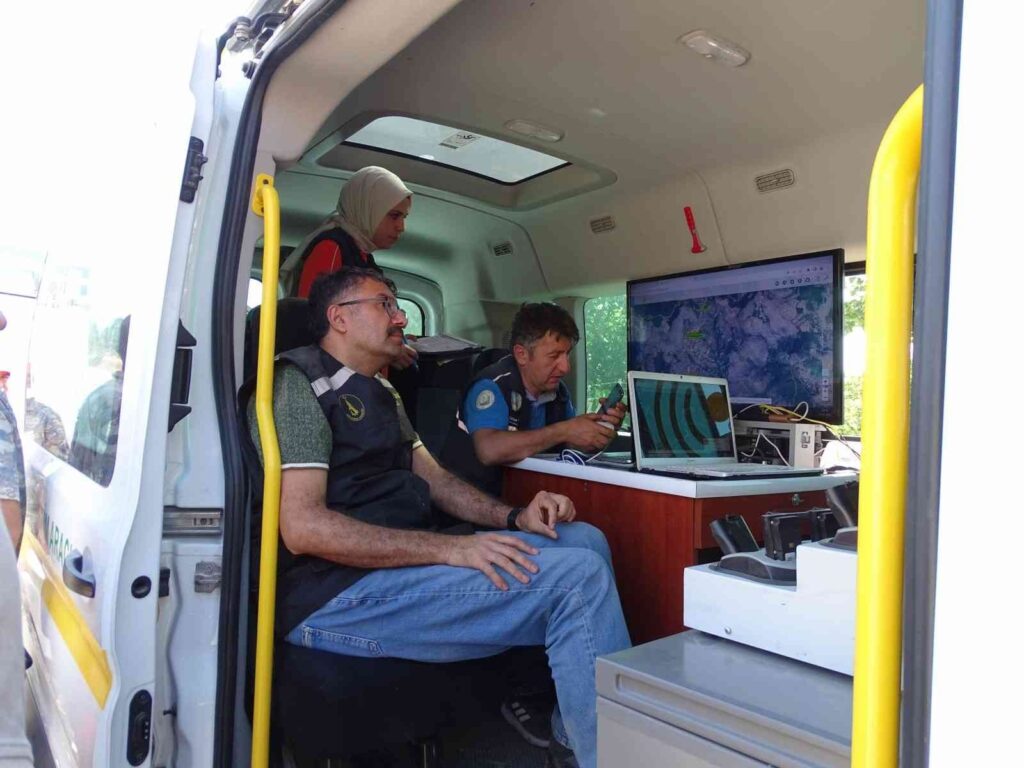 Vali̇ Çeli̇k: “En Kısa Zamanda Yanan Alanı Tekrar Yeşi̇llendi̇receği̇z”