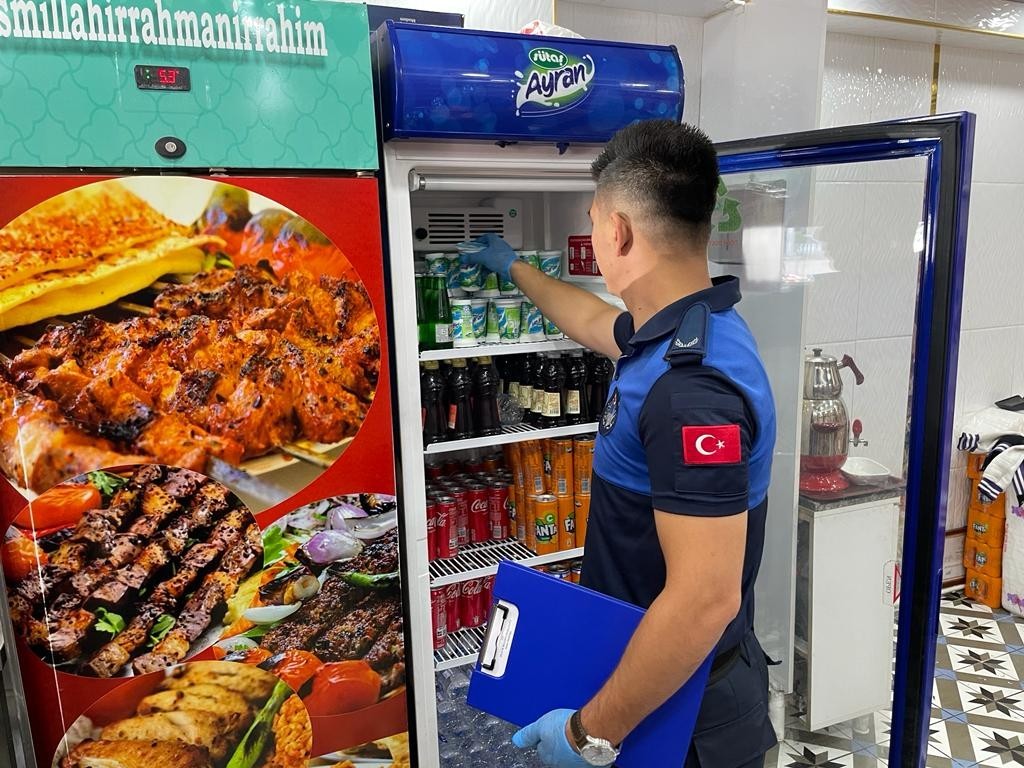 Zabıtadan Lokanta Ve Fast Food Deneti̇mi̇