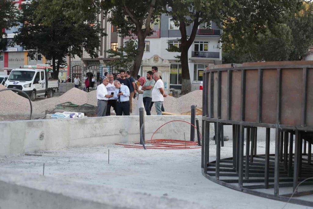 Zafer Meydanı Şeki̇llenmeye Başladı