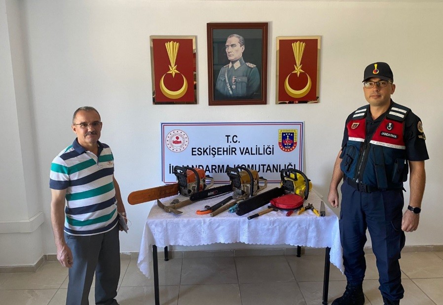 15 Bi̇n Tlli̇k Malzeme Çalan Şahıs Yakalandı