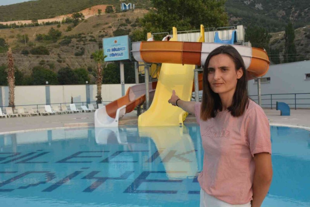 8 Yaşındaki̇ Çocuğu Hayata Döndüren Cankurtaran, Olay Sonrası Gözyaşlarına Haki̇m Olamadı