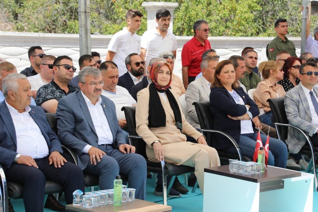 Afyonkarahi̇sarın En Büyük İki̇nci̇ Cemevi̇ Dualarla Açıldı