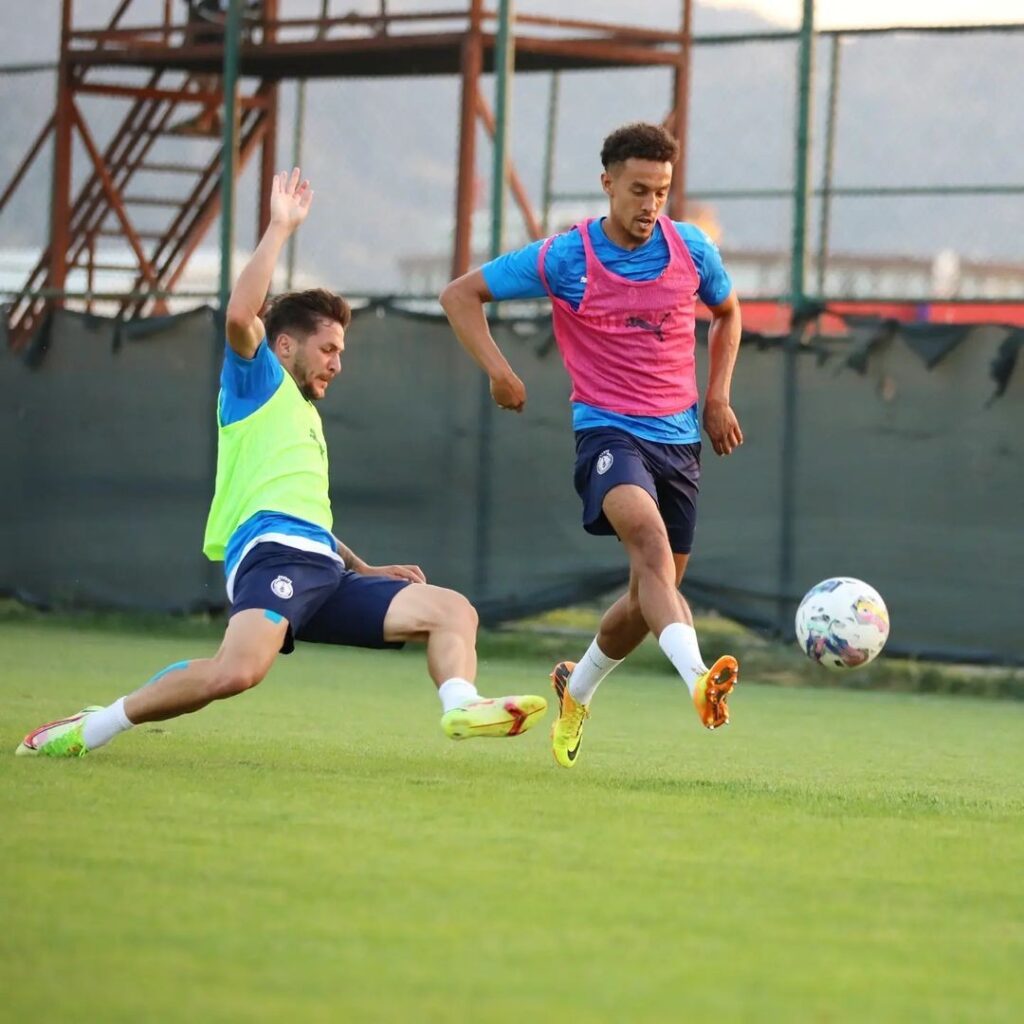 Afyonspor Kamp Öncesi̇ Son Antrenmanını Yaptı