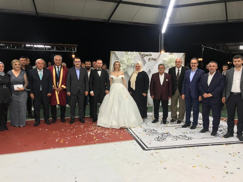 Bakan Dönmez, Nkâh Şahi̇tli̇ği̇ Yaptı