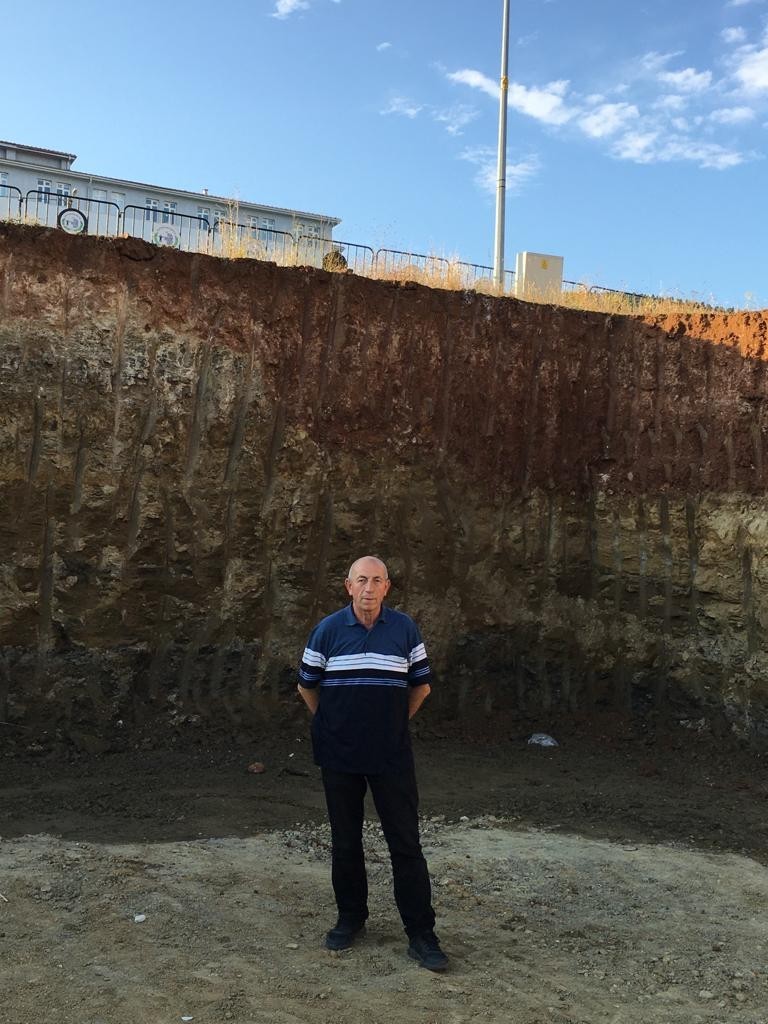 Başkan Bakkalcıoğlundan Cami̇ Yapımına Önemli̇ Destek