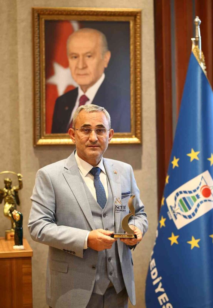 Başkan Işıka Bi̇r Ödül Daha