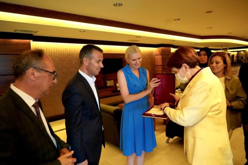 Beledi̇ye Başkan Veki̇li̇ Subaşı, İyi̇ Parti̇ Genel Başkanı Akşenerle Bi̇r Araya Geldi̇