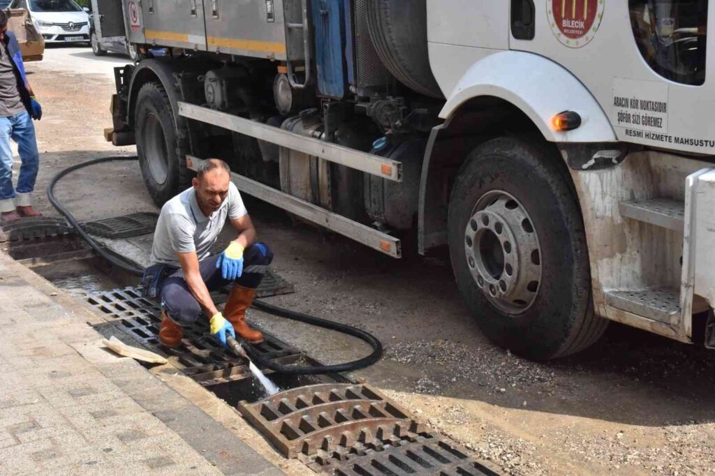 Bi̇leci̇k Seli̇n Ardından Yaralarını Sarmaya Başladı